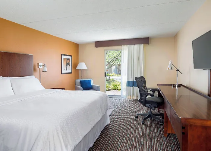 Hotel Four Points By Sheraton 3*
